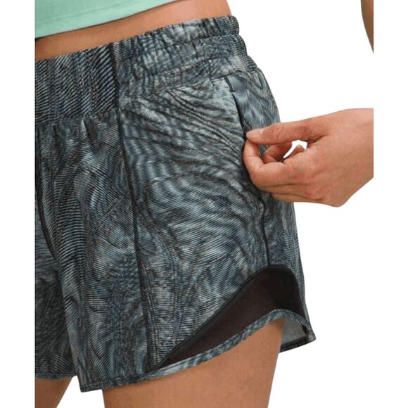 LULULEMON ATHLETICA Hotty Hot Low-Rise Short '4" Size 4 - Picture 1 of 6